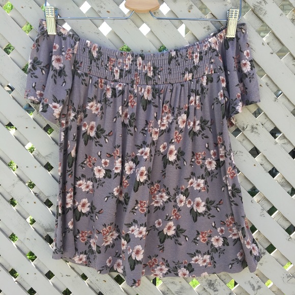 AE Off the Shoulder Top - Picture 2 of 4